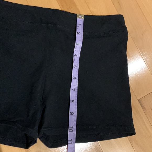 VEUC Black 2.5 in dance or bike shorts - size M Adult - Picture 5 of 16